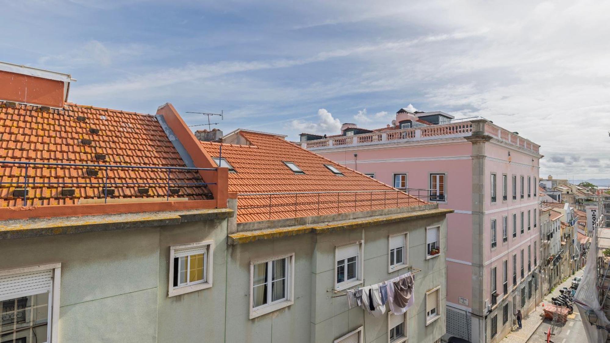 Sunny Design Apt In Praca Das Flores By Lovelystay Lisbon Exterior photo