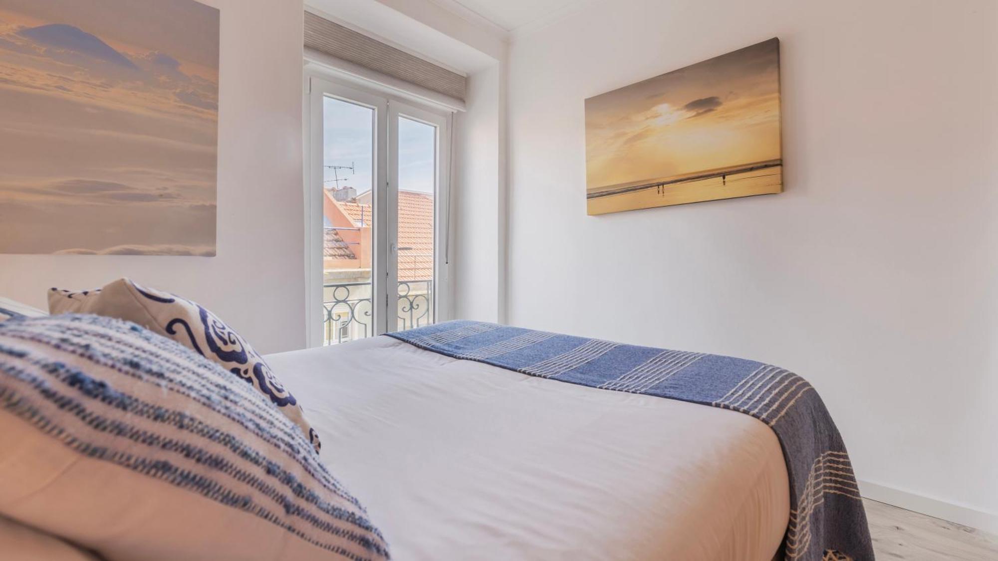 Sunny Design Apt In Praca Das Flores By Lovelystay Lisbon Exterior photo